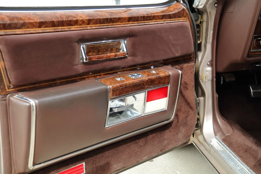 1983 Oldsmobile 98 - Image 17 of 26