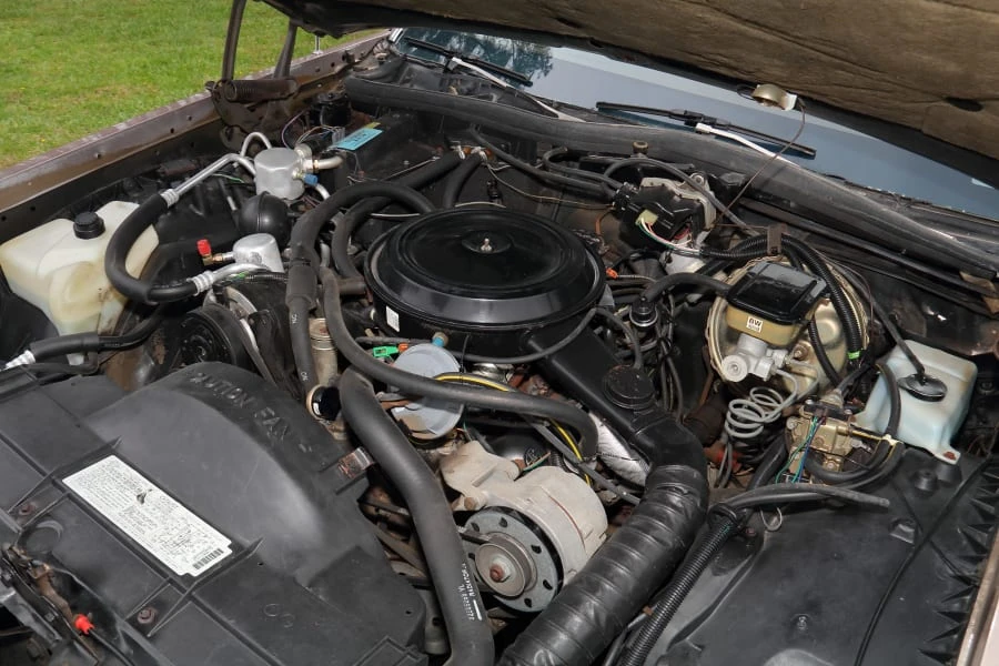1983 Oldsmobile 98 - Image 24 of 26