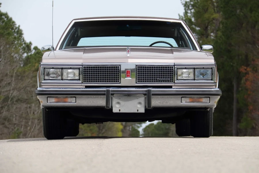 1983 Oldsmobile 98 - Image 4 of 26