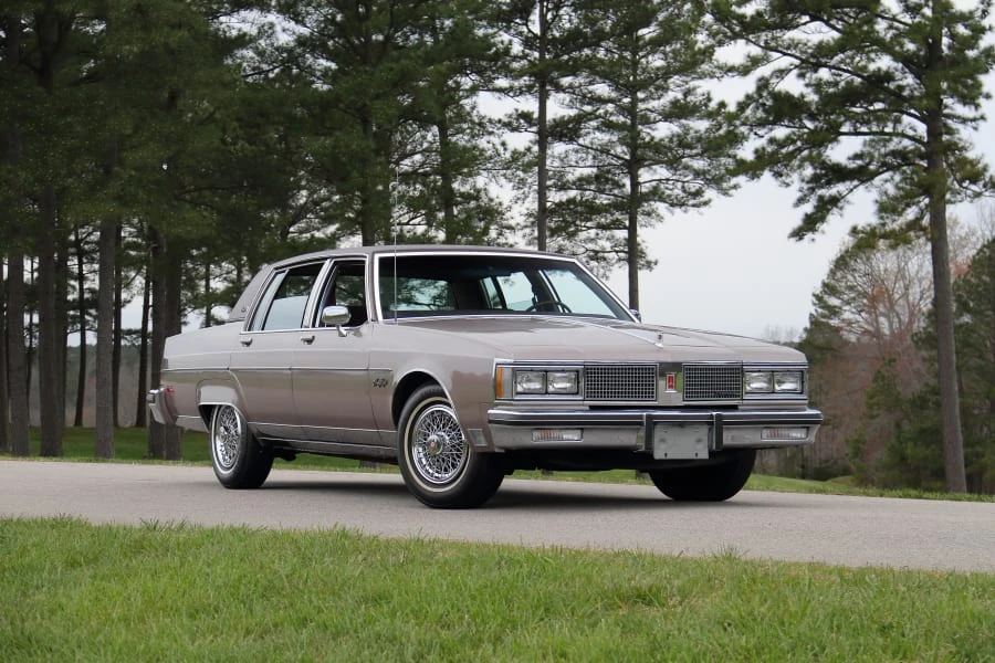 1983 Oldsmobile 98 - Image 6 of 26