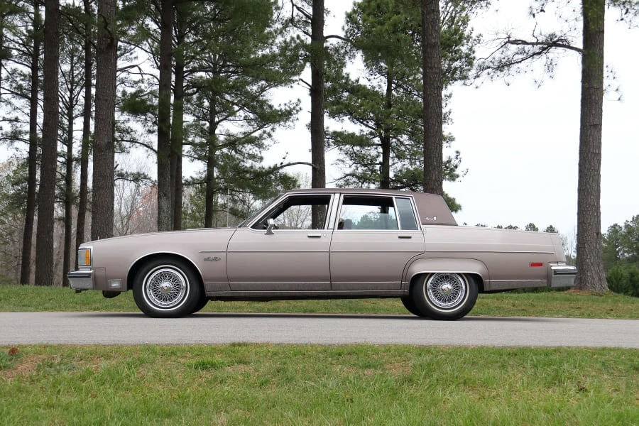 1983 Oldsmobile 98 - Image 13 of 26