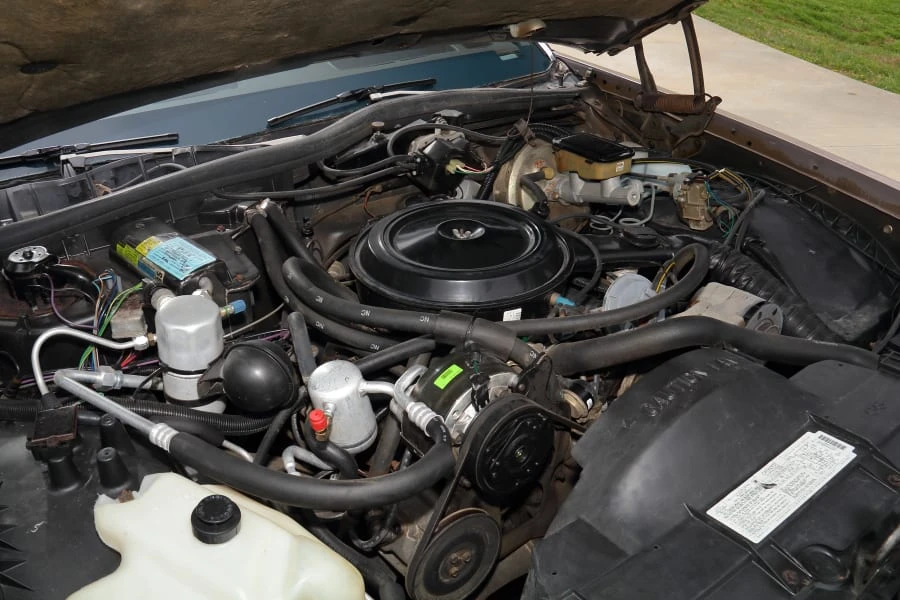 1983 Oldsmobile 98 - Image 25 of 26