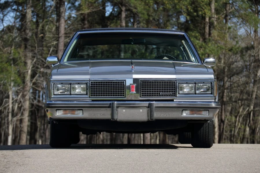1983 Oldsmobile 98 - Image 4 of 29