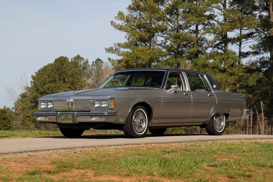 1983 Oldsmobile 98 - Image 9 of 29