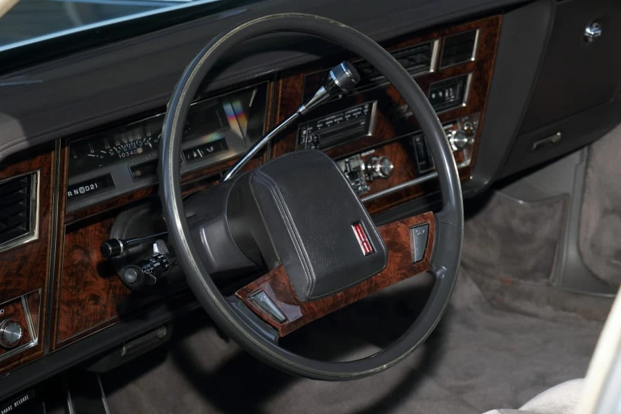 1983 Oldsmobile 98 - Image 23 of 29