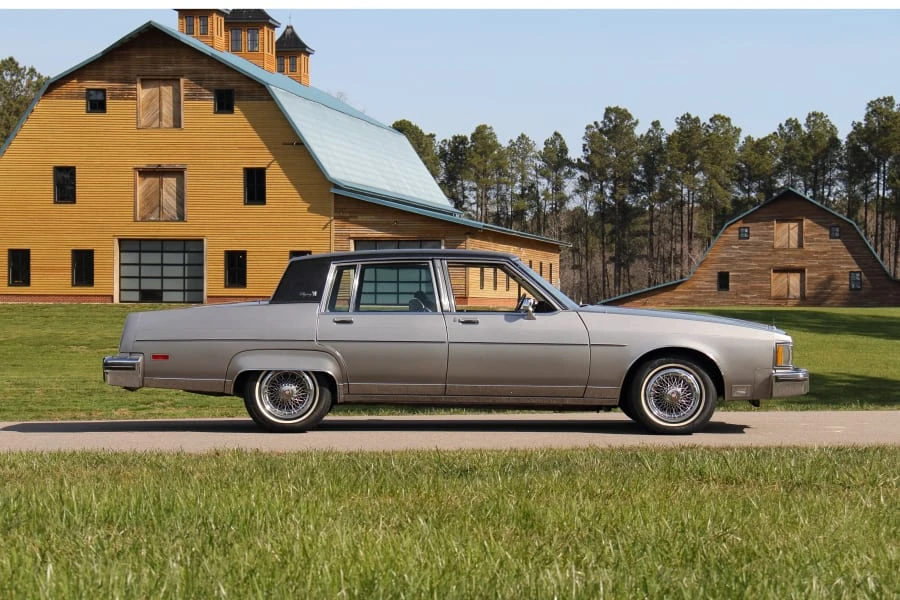 1983 Oldsmobile 98 - Image 11 of 29