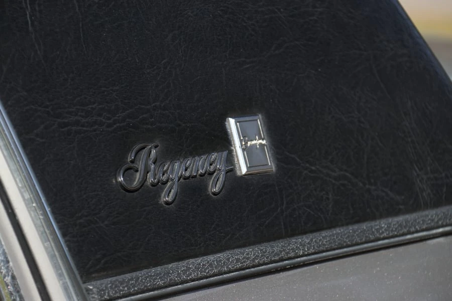 1983 Oldsmobile 98 - Image 8 of 29