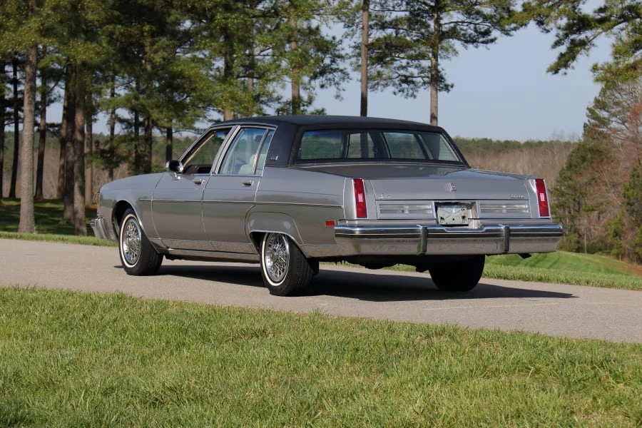 1983 Oldsmobile 98 - Image 14 of 29