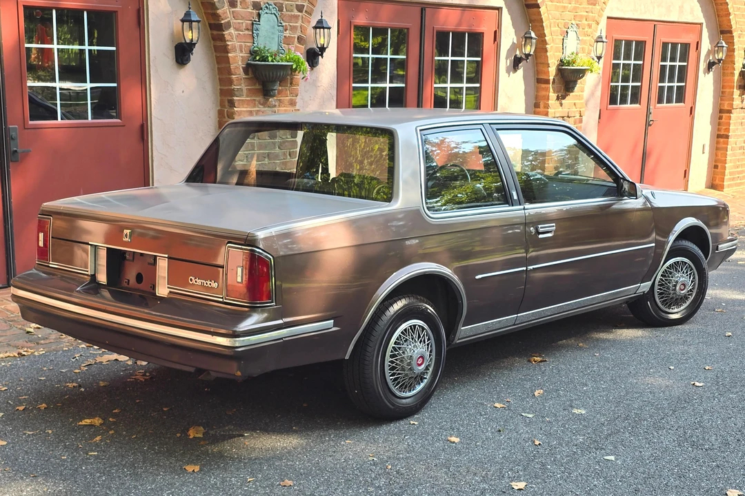 1983 Oldsmobile Cutlass Ciera - Image 4 of 31