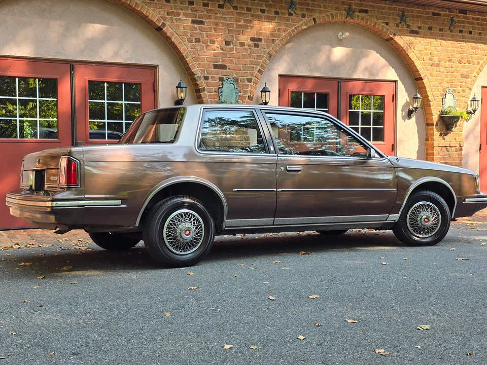 1983 Oldsmobile Cutlass Ciera - Image 21 of 31