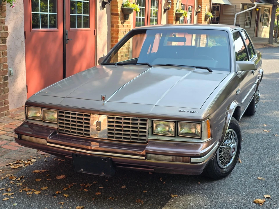 1983 Oldsmobile Cutlass Ciera - Image 8 of 31