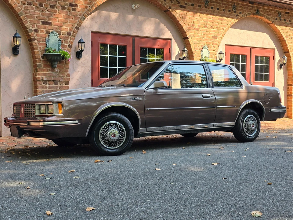 1983 Oldsmobile Cutlass Ciera - Image 11 of 31