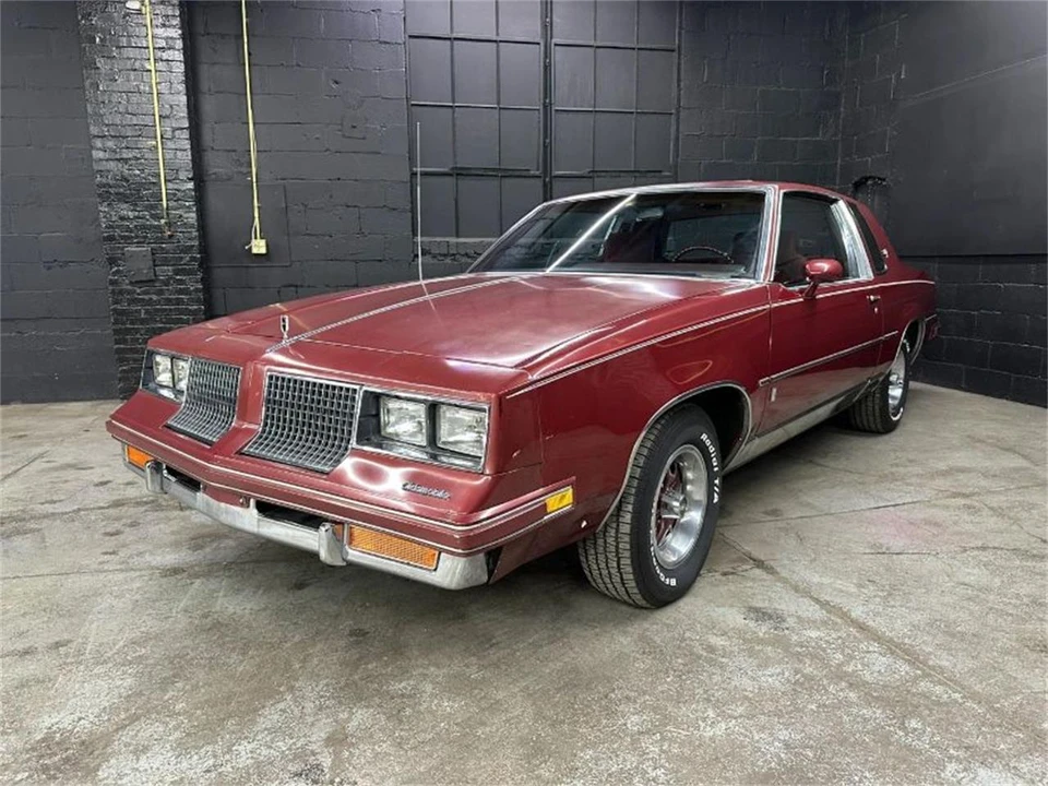 1983 Oldsmobile Cutlass 5th Gen - Image 2 of 15