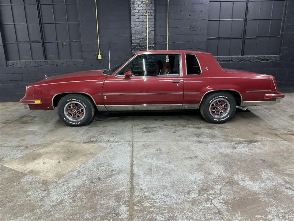 1983 Oldsmobile Cutlass 5th Gen - Image 4 of 15