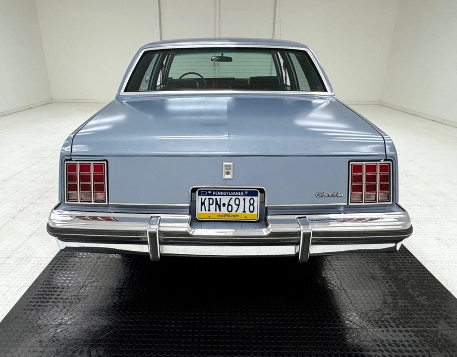 1983 Oldsmobile Cutlass Supreme - Image 4 of 12
