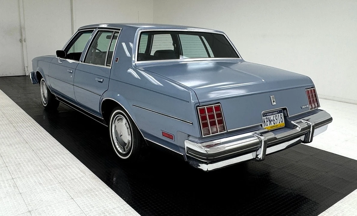 1983 Oldsmobile Cutlass Supreme - Image 3 of 12
