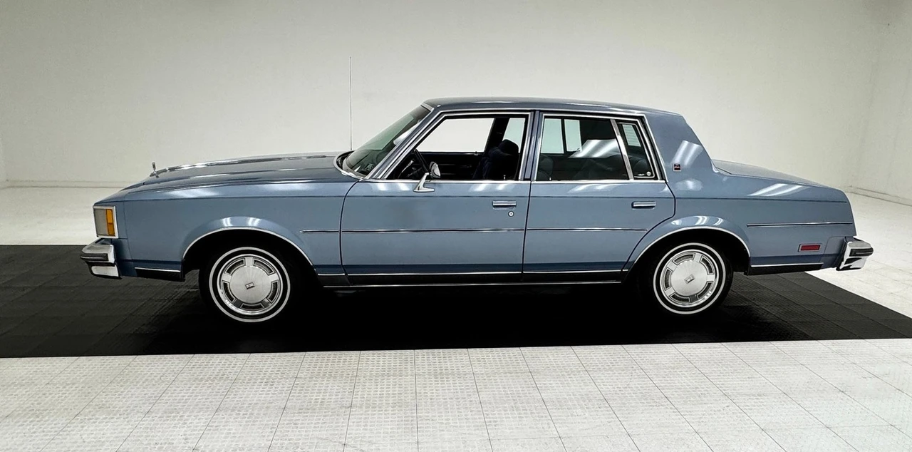 1983 Oldsmobile Cutlass Supreme - Image 2 of 12