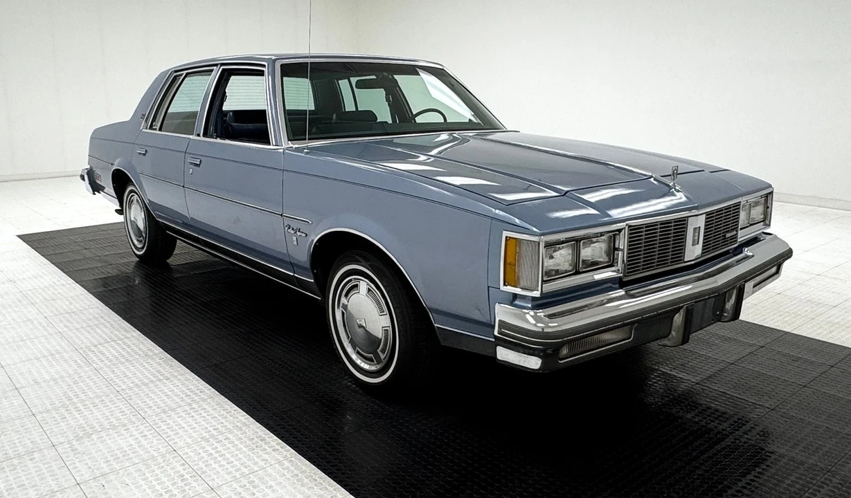 1983 Oldsmobile Cutlass Supreme - Image 7 of 12
