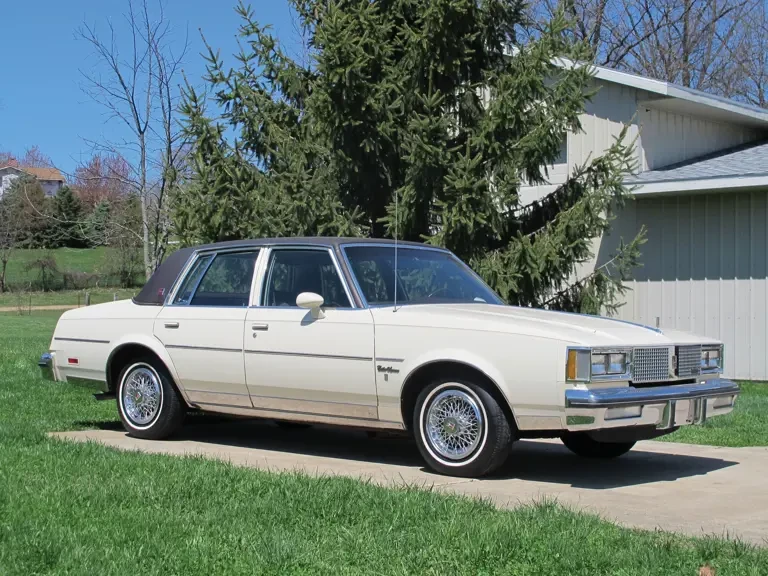 1983 Oldsmobile Cutlass Supreme - Image 2 of 2