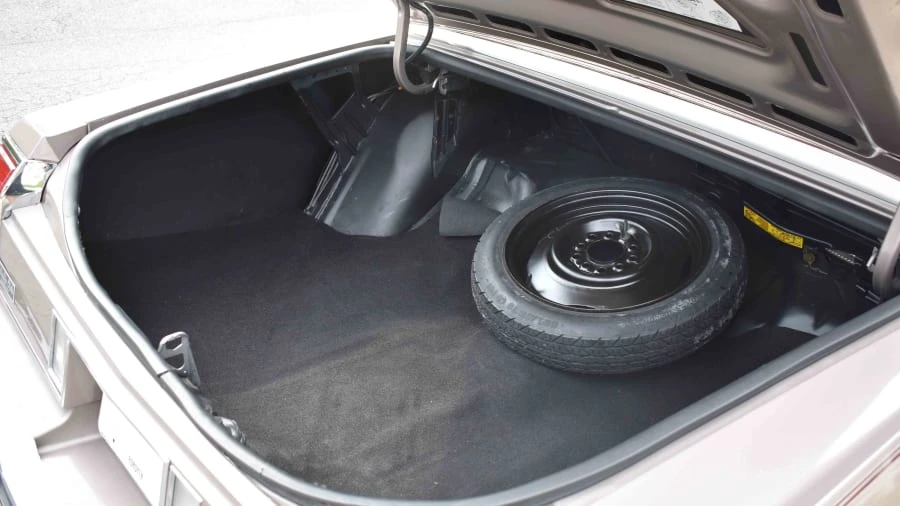 1983 Oldsmobile 88 - Image 7 of 8