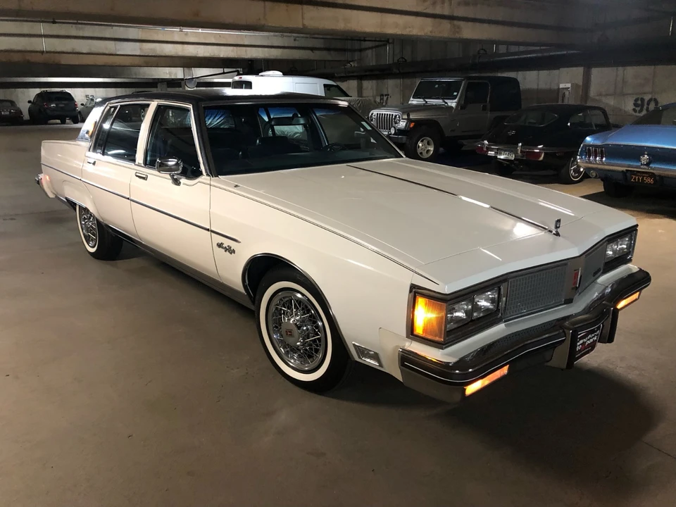1983 Oldsmobile 98 - Image 11 of 21