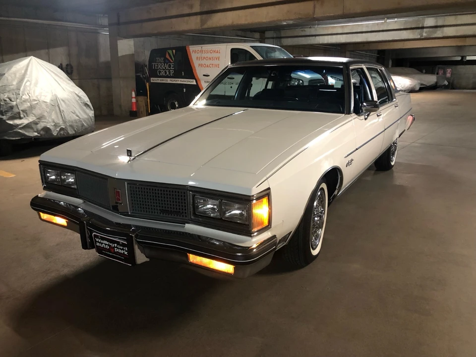 1983 Oldsmobile 98 - Image 8 of 21