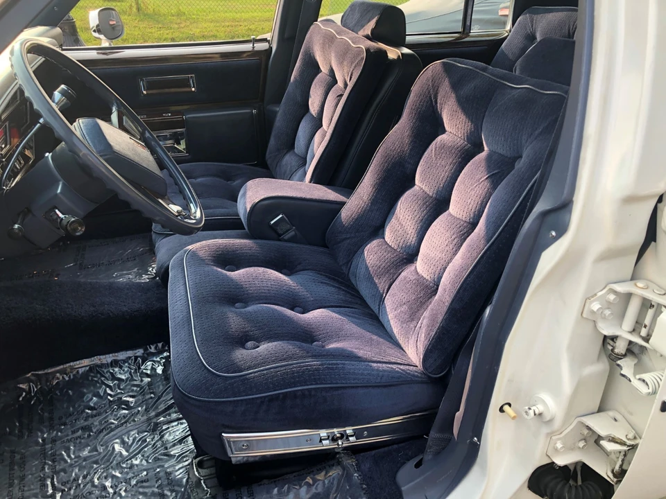 1983 Oldsmobile 98 - Image 14 of 21