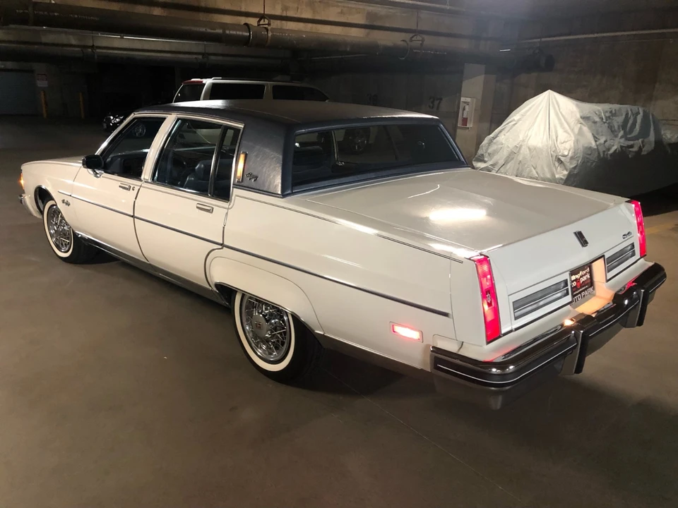 1983 Oldsmobile 98 - Image 9 of 21