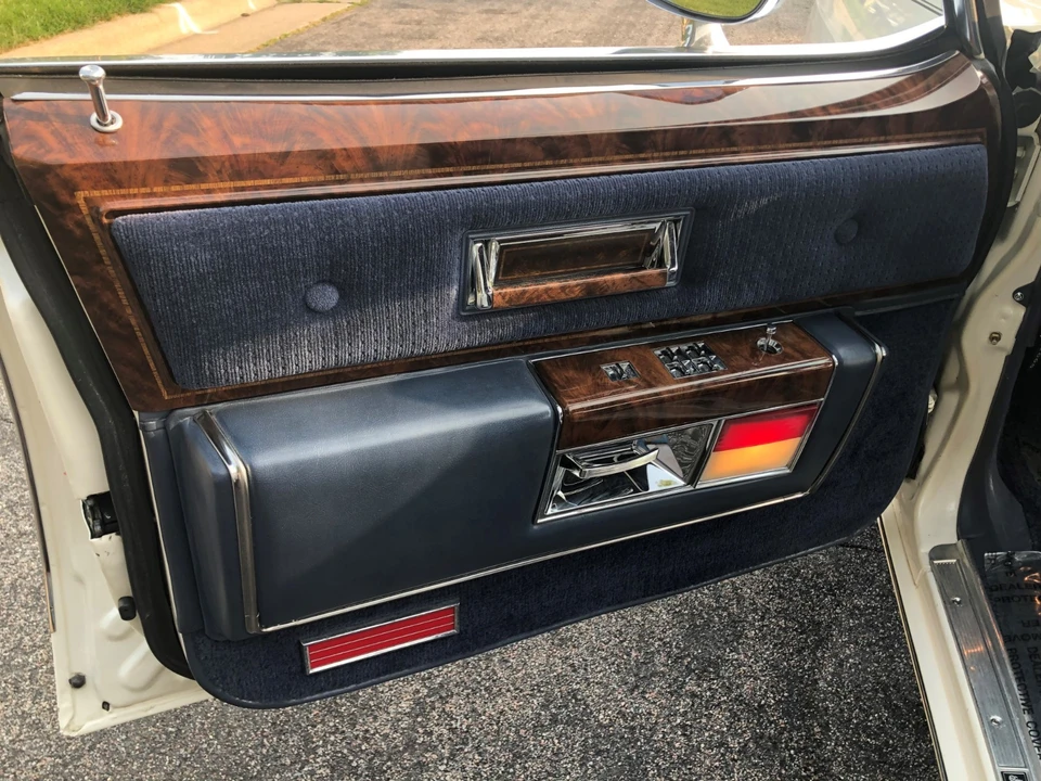 1983 Oldsmobile 98 - Image 12 of 21