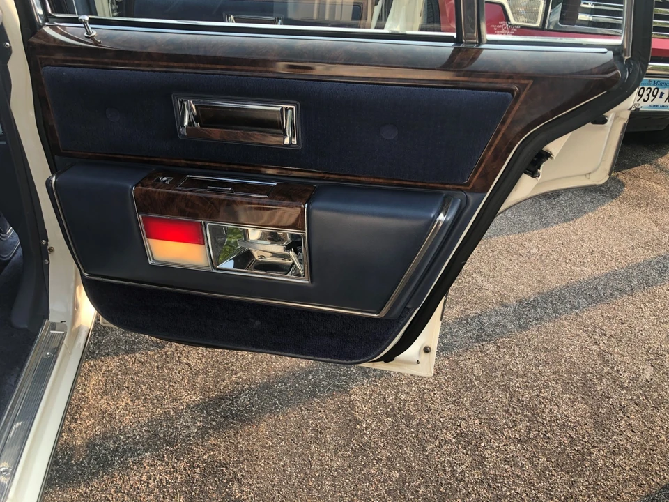 1983 Oldsmobile 98 - Image 19 of 21