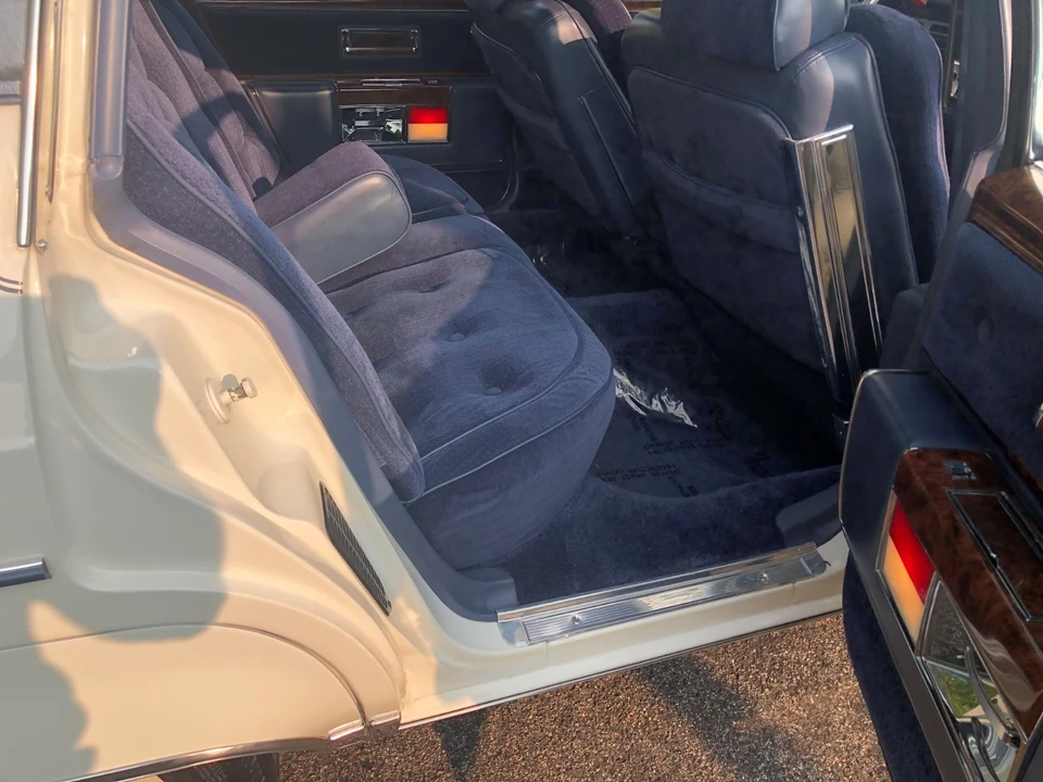 1983 Oldsmobile 98 - Image 18 of 21