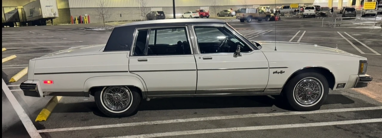 1983 Oldsmobile 98 - Image 7 of 31