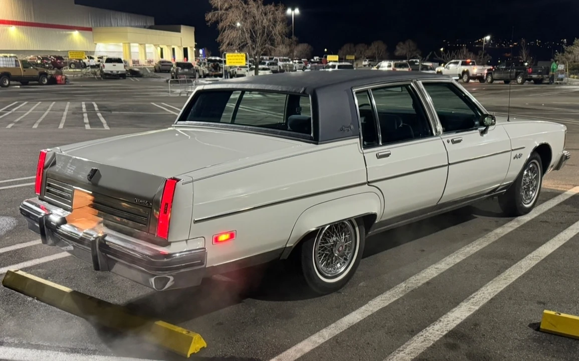 1983 Oldsmobile 98 - Image 3 of 31
