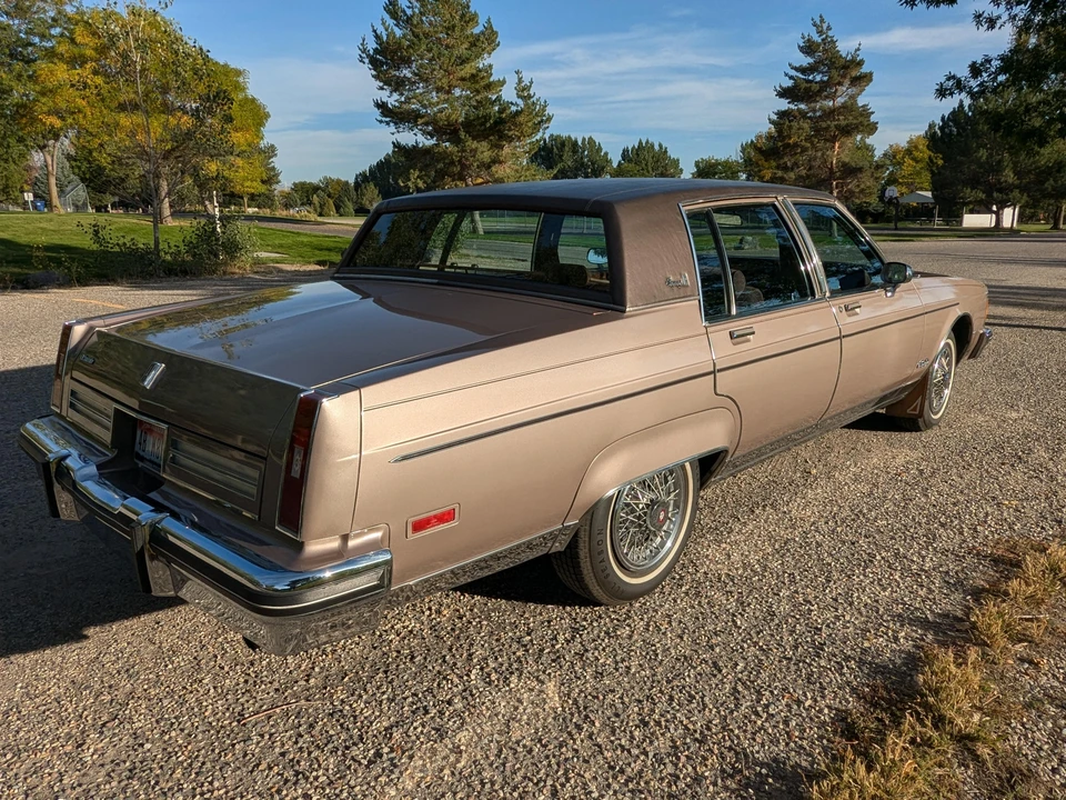 1983 Oldsmobile 98 - Image 18 of 26
