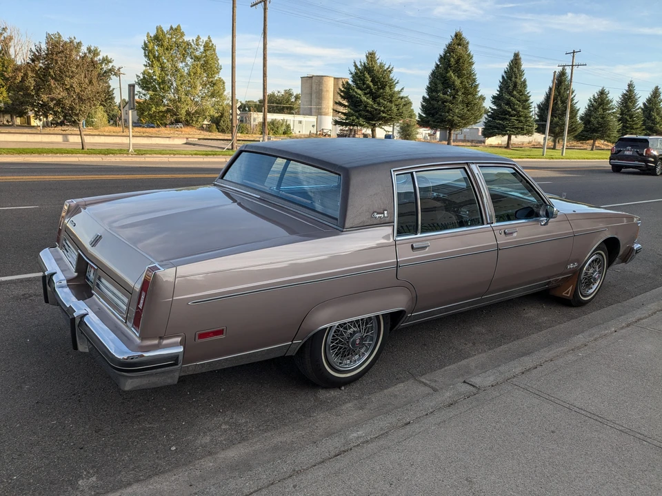 1983 Oldsmobile 98 - Image 20 of 26