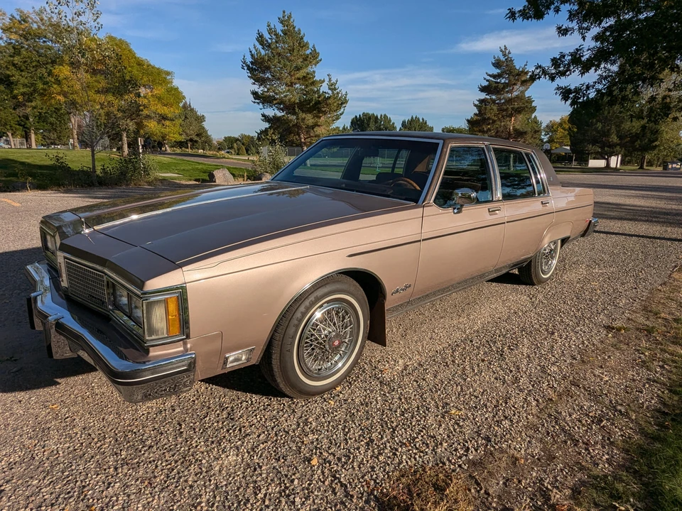 1983 Oldsmobile 98 - Image 9 of 26