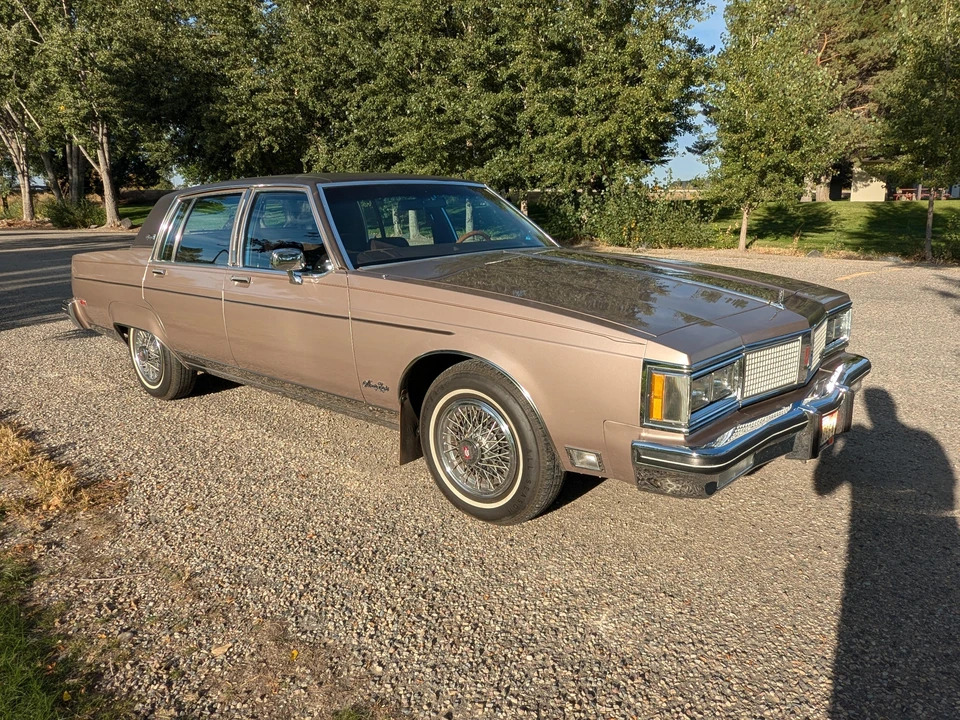 1983 Oldsmobile 98 - Image 22 of 26