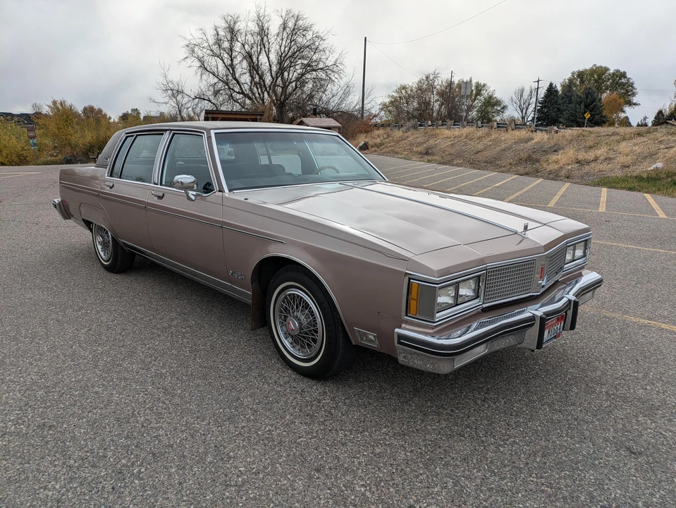 1983 Oldsmobile 98 - Image 23 of 26