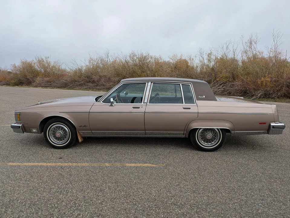 1983 Oldsmobile 98 - Image 10 of 26