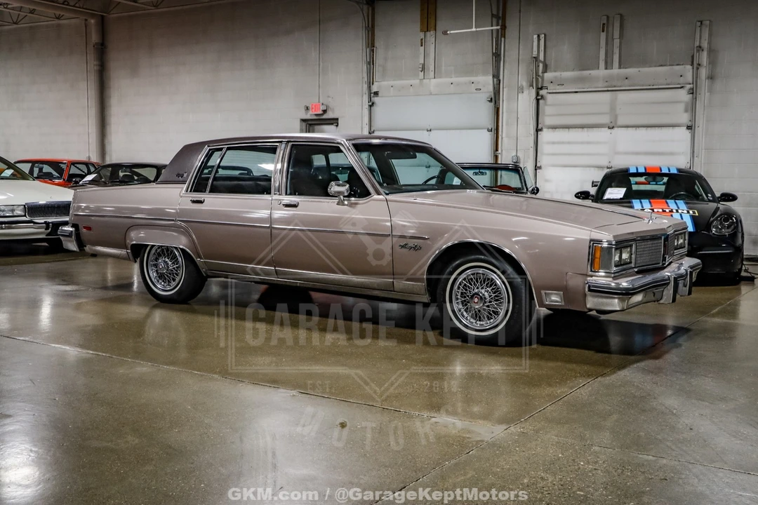 1983 Oldsmobile 98 - Image 12 of 12
