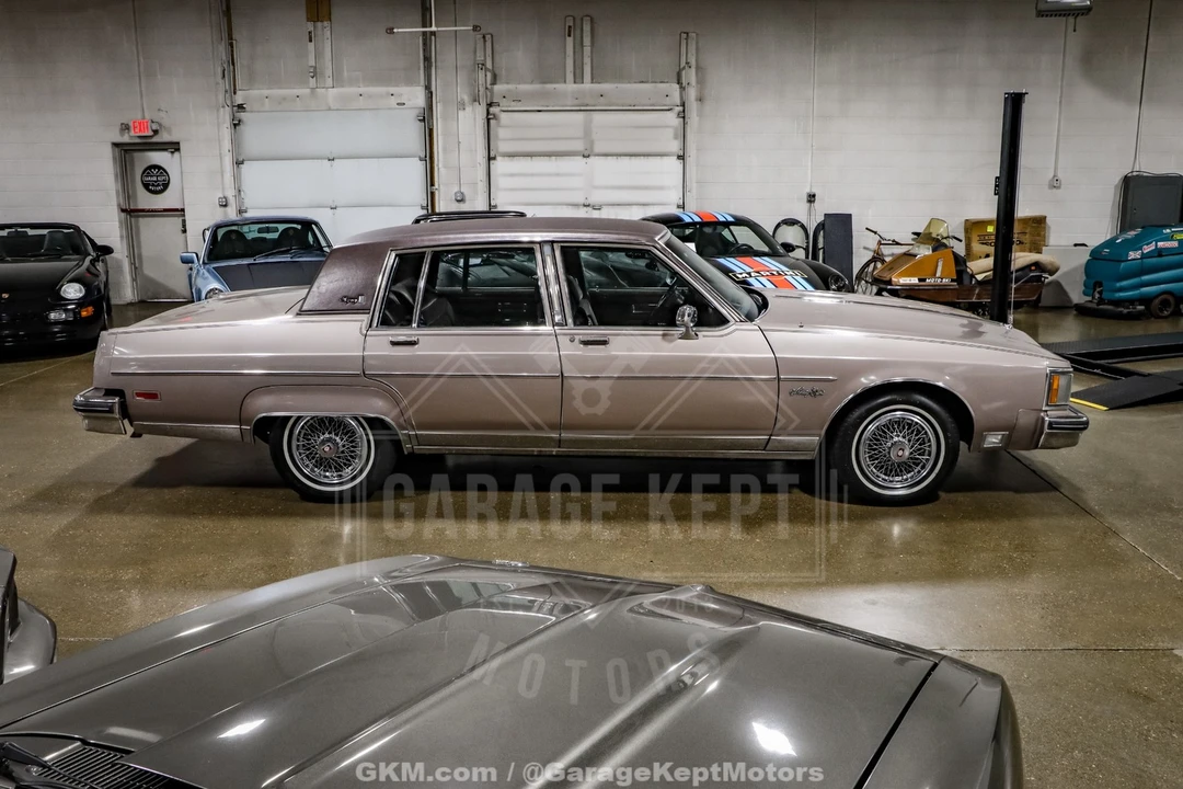 1983 Oldsmobile 98 - Image 11 of 12