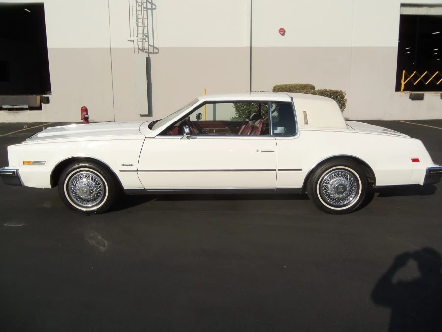 1983 Oldsmobile Toronado - Image 2 of 7