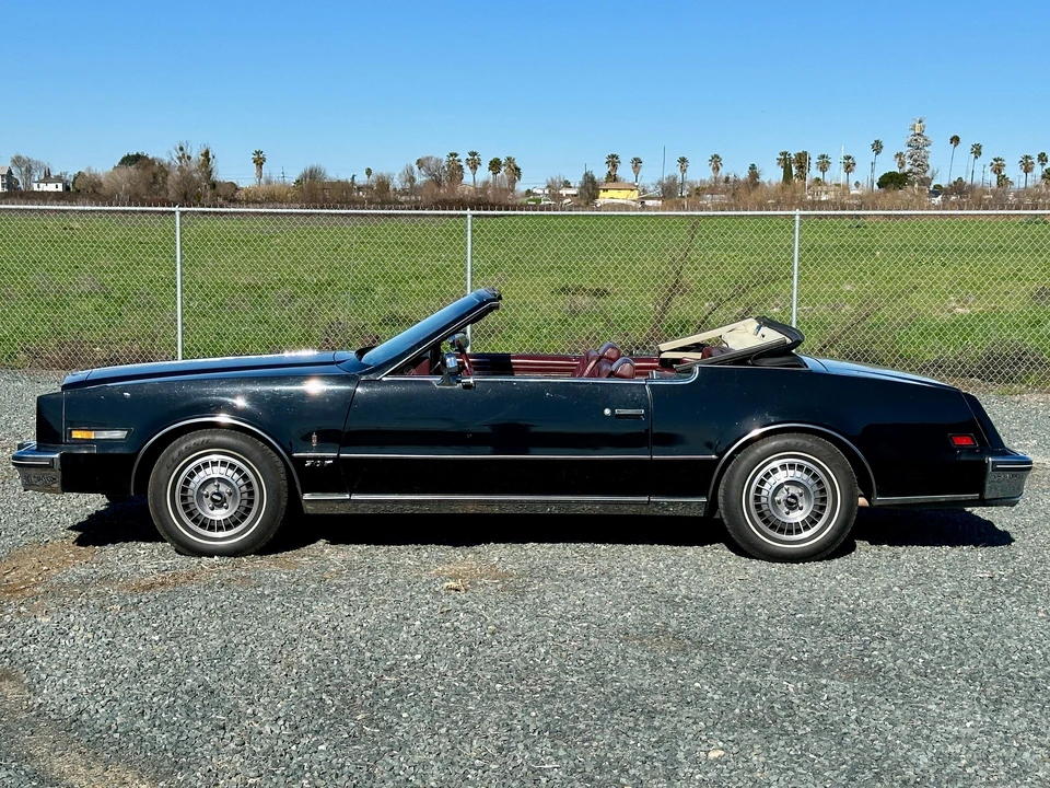 1983 Oldsmobile Toronado - Image 9 of 31