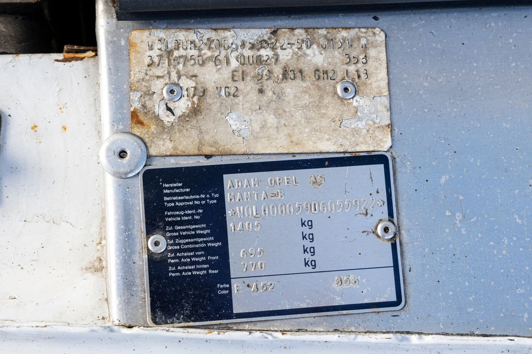 1983 Opel - Image 3 of 18