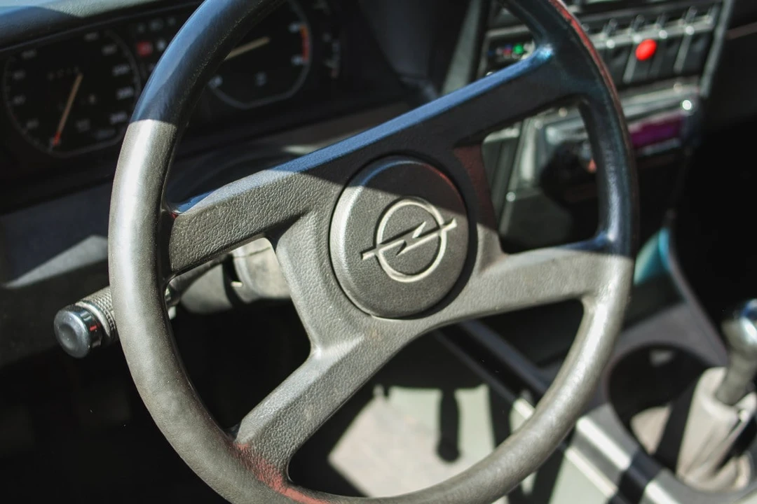 1983 Opel - Image 14 of 31