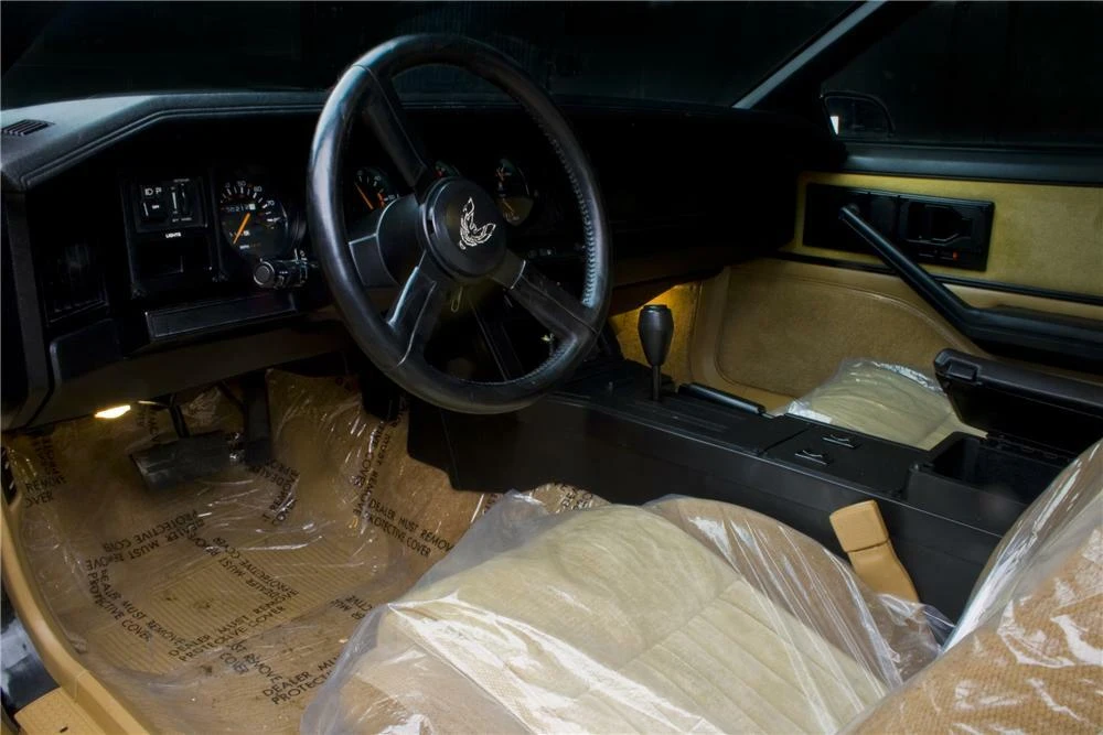 1983 Pontiac Firebird Trans Am 3rd Gen - Image 4 of 5