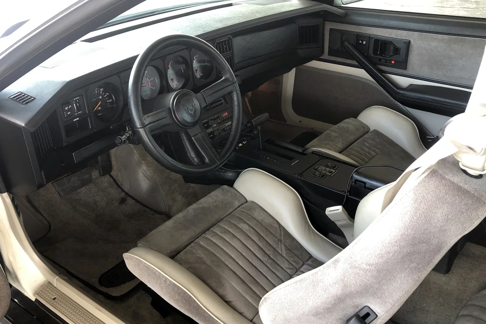 1983 Pontiac Firebird Trans Am 3rd Gen - Image 4 of 5