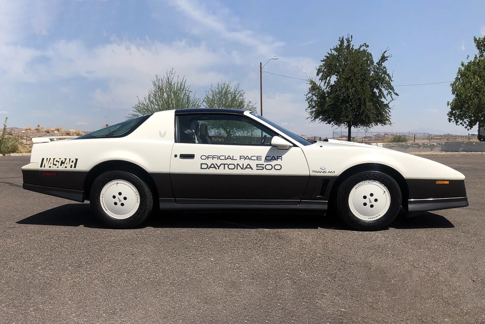 1983 Pontiac Firebird Trans Am 3rd Gen - Image 5 of 5
