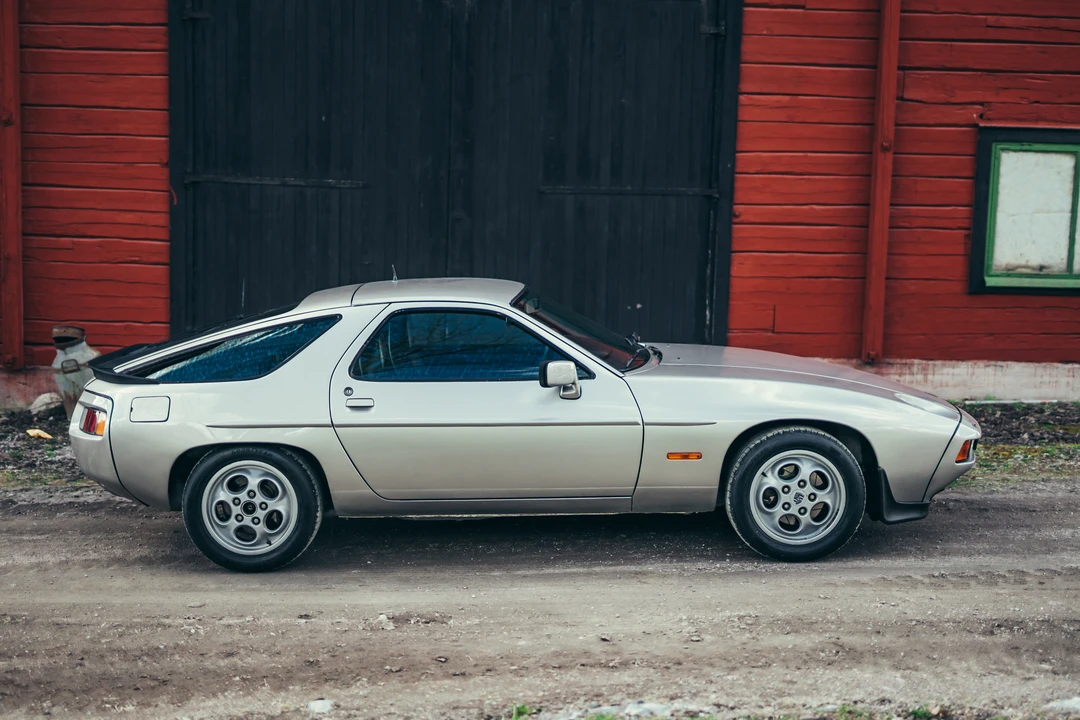 1983 Porsche 928 S - Image 8 of 31