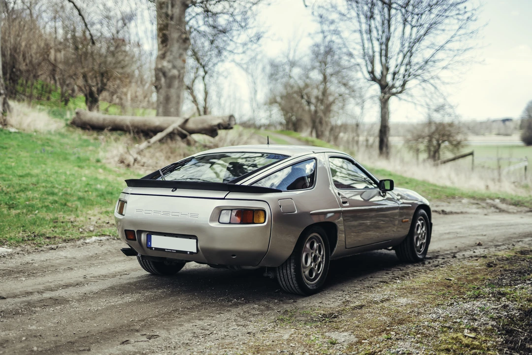 1983 Porsche 928 S - Image 7 of 31